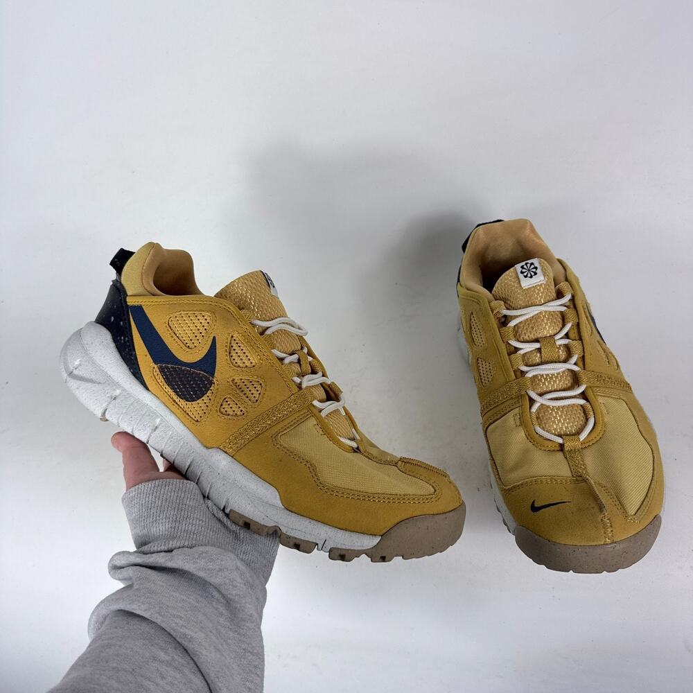 Nike Free Terra Vista Next Nature Athletic Sneakers Men 10.5 Sanded Gold Low Top